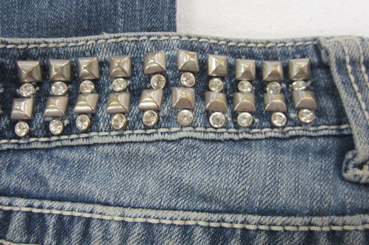 Miss Me JP5130ST Straight Studded Rhinestone Stretch Blue Jeans size 26 x 32