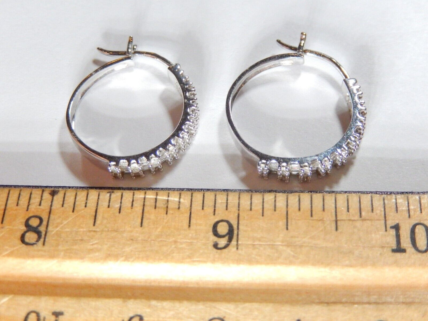 *VINTAGE*  14K White Gold  1.00 CT  102 Natural Diamond 21mm Hoop Earrings