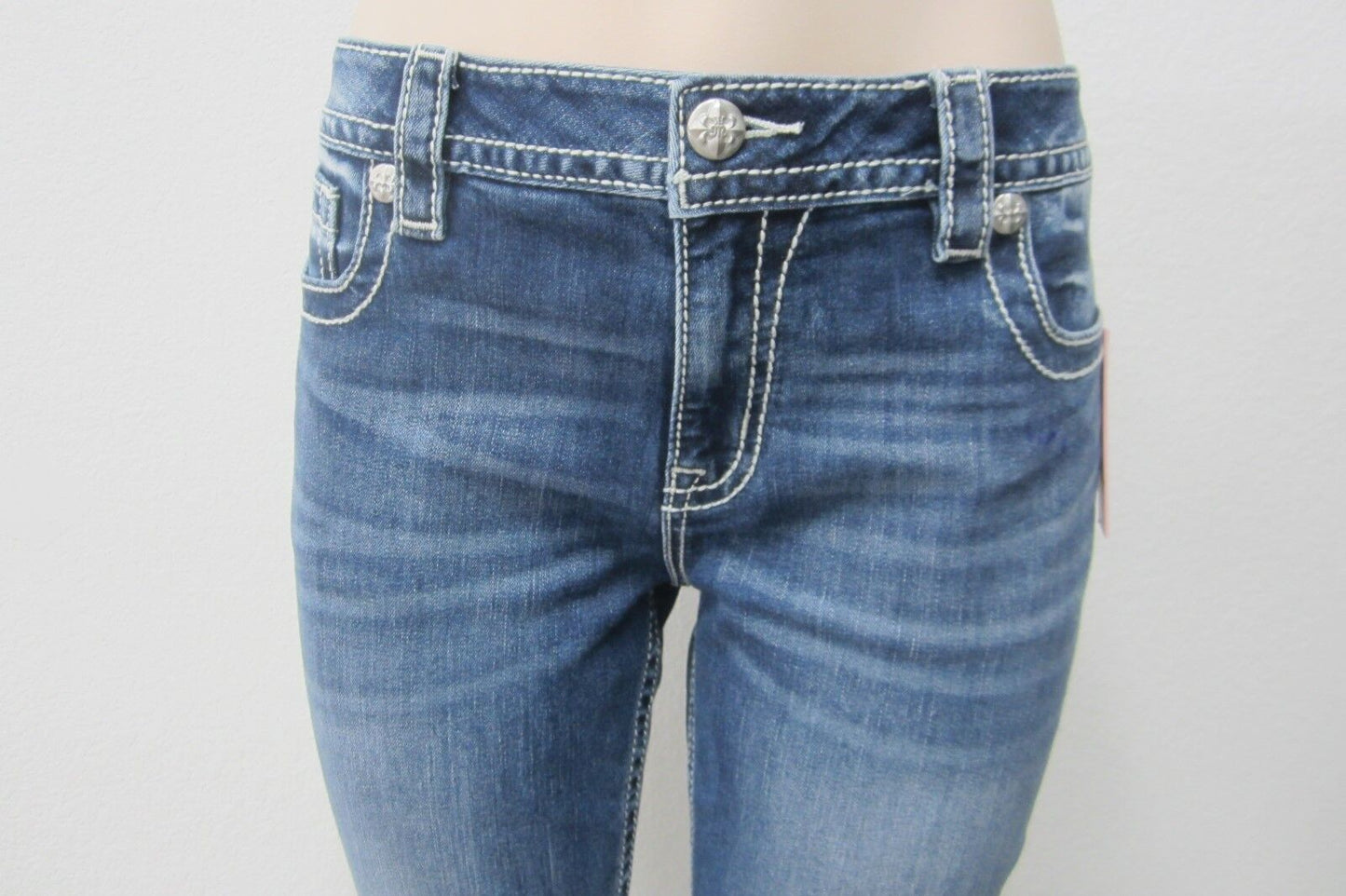 NWT Miss Me Women's CUTE Floral Embroidered Border Jeans - Boot Cut  - MY3013B2