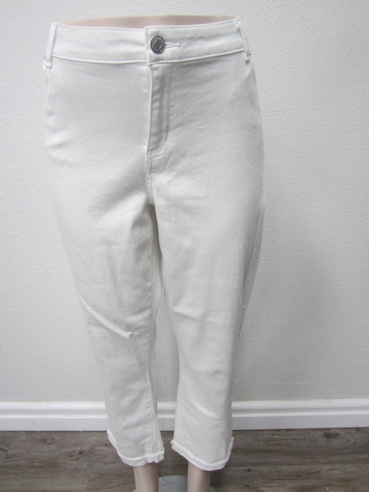 NWT Maurices White Cotton Zipper Fly  Fringe Trim Skinny Capri Size 20 x 25