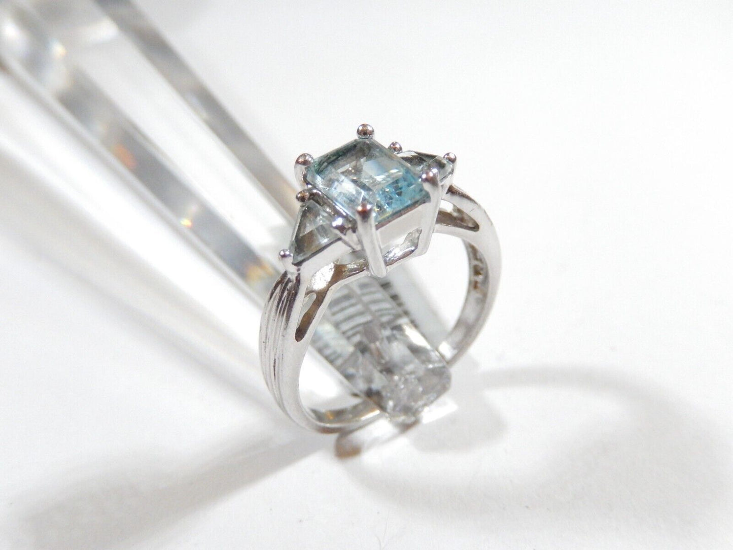 *VINTAGE*   Sterling Silver 1.75 CT Swiss Blue Topaz Three Stone Ring Sz 7.75