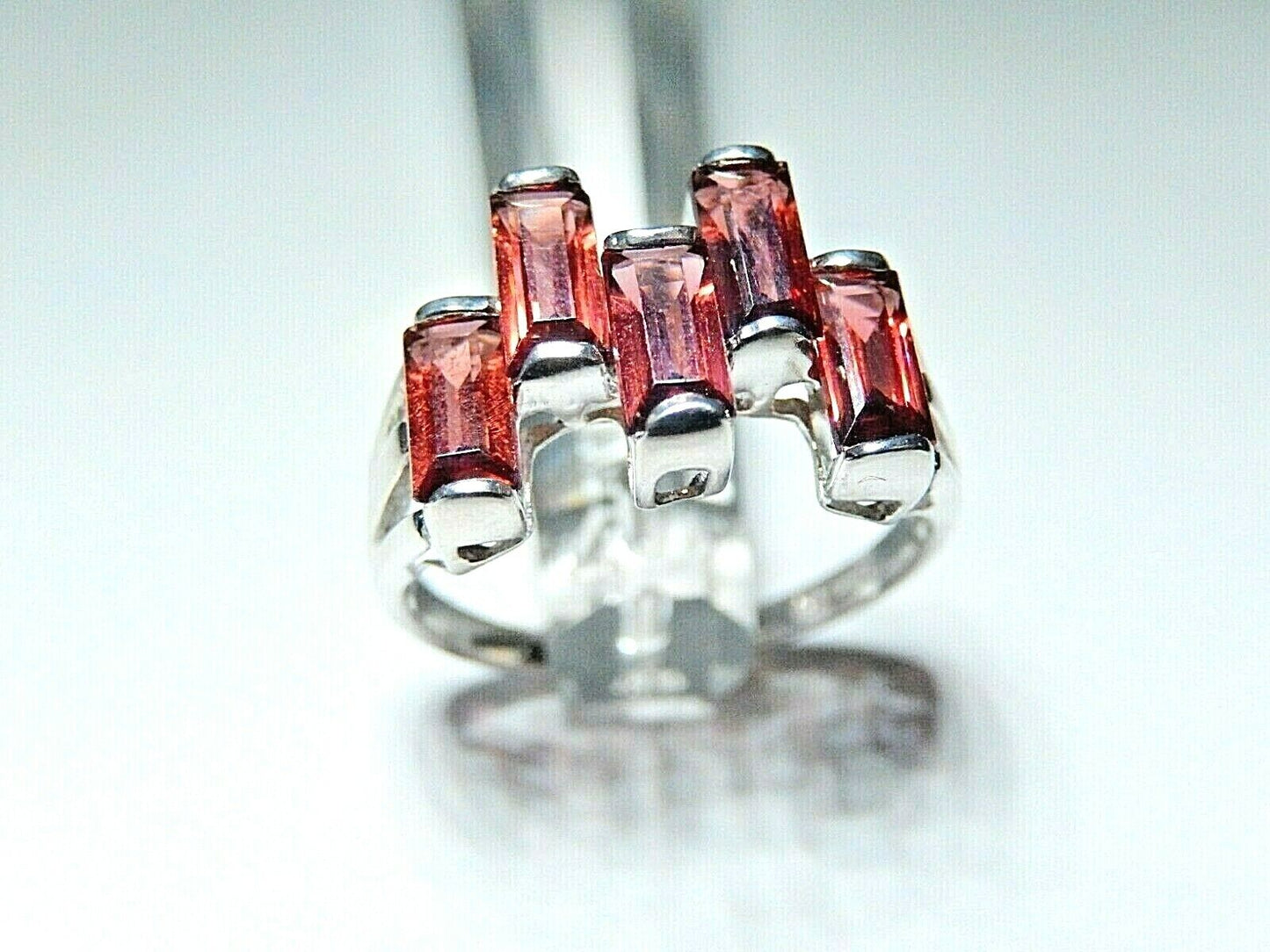 *NWT*  14K White Gold 2.50CT Genuine Natural Garnet Modern Style Ring Size 7.5