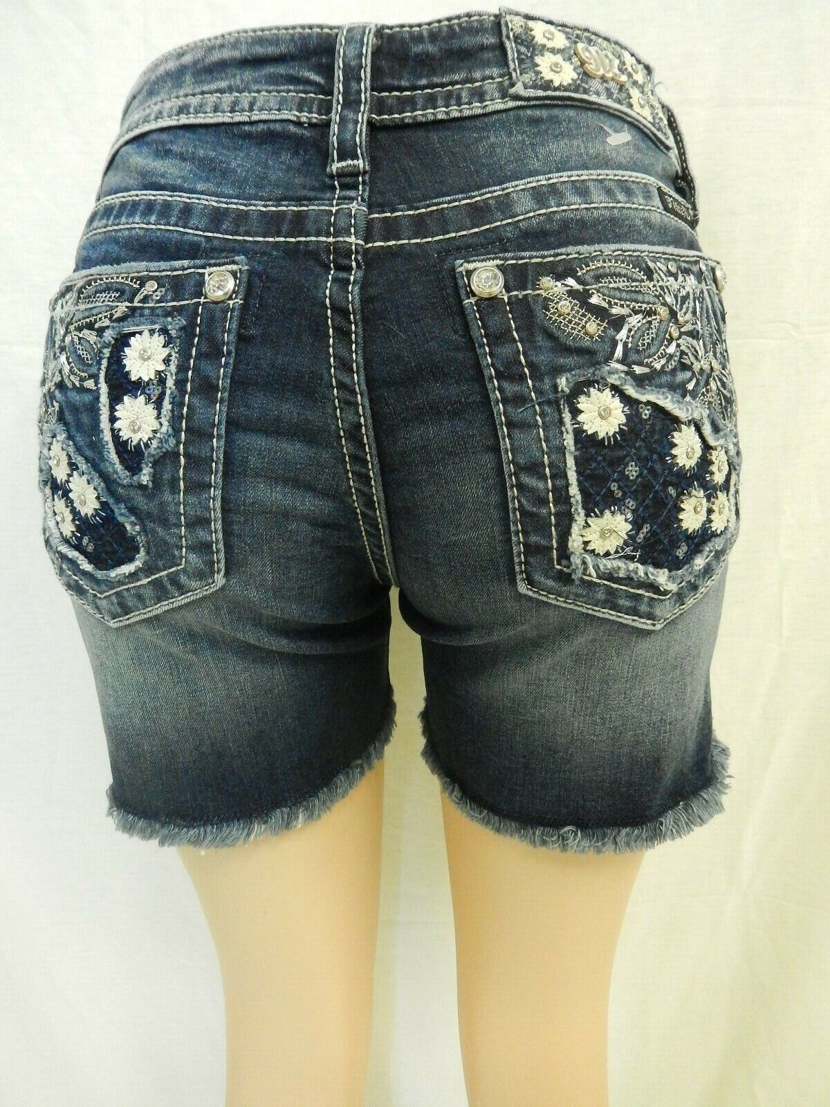 NWT Miss Me M3337D Mid Rise Floral Madness Frayed Hem Denim Short Size 25