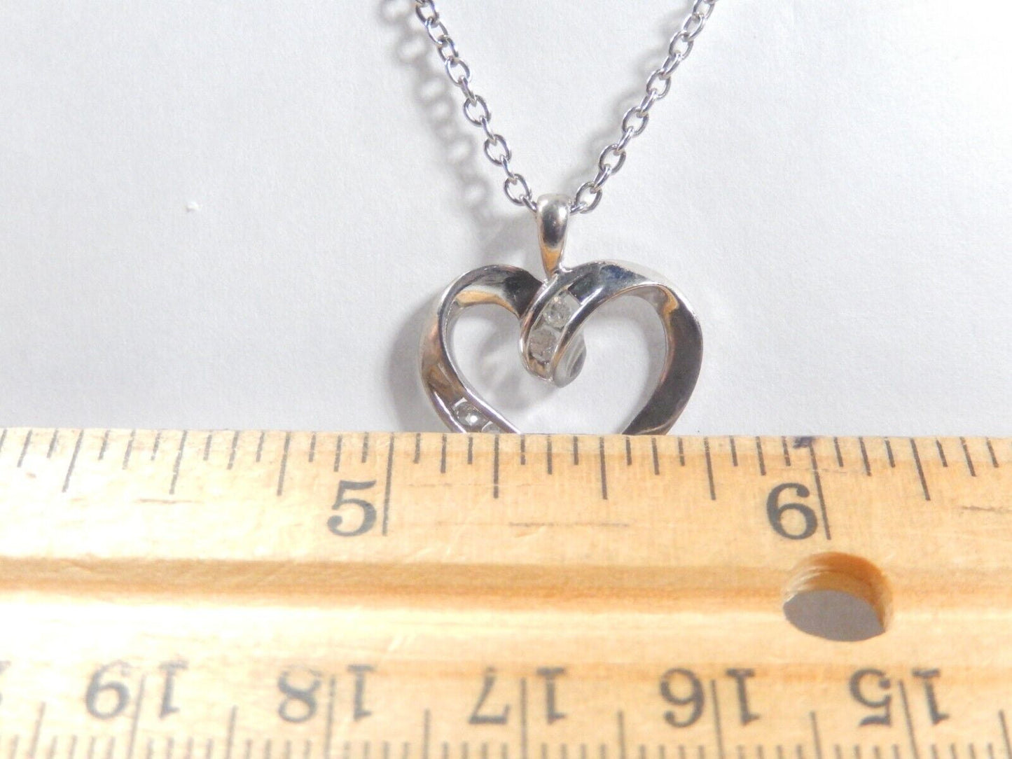 *VINTAGE*  10K White Gold Diamond Heart Pendant w/18"chain