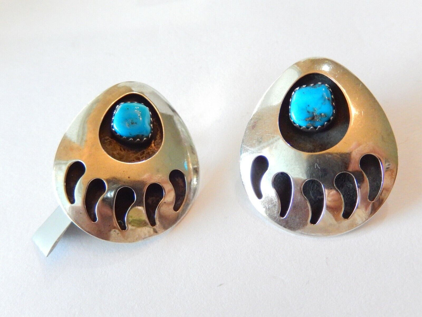 VTG SOUTHWESTERN STERLING SILVER TURQUOISE SHADOWBOX BEAR CLAW PIERCED EARRINGS