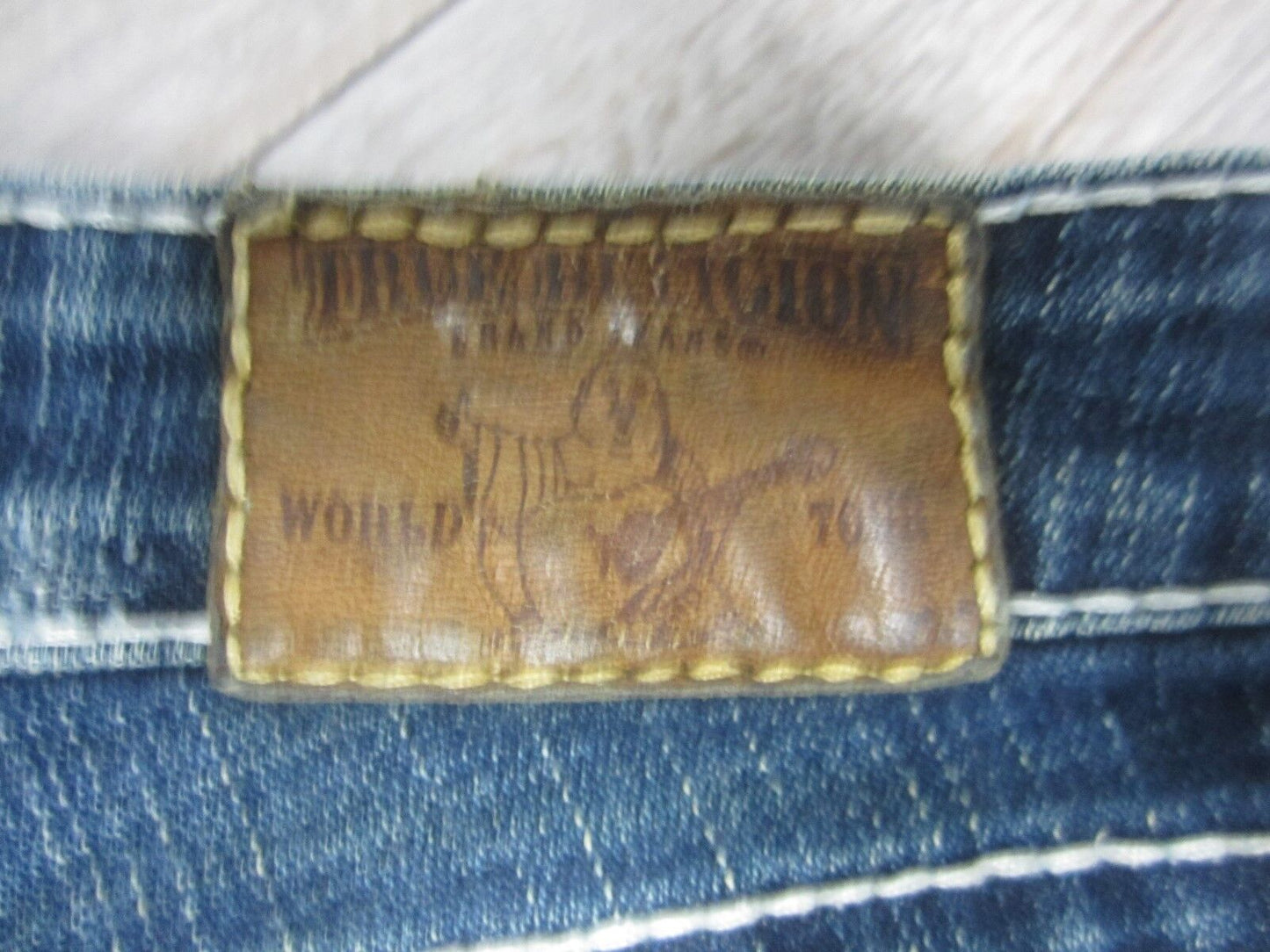 AUTHENTIC NICE True Religion Leather Tag World Tour Womens  Jeans Tag 28 X  31