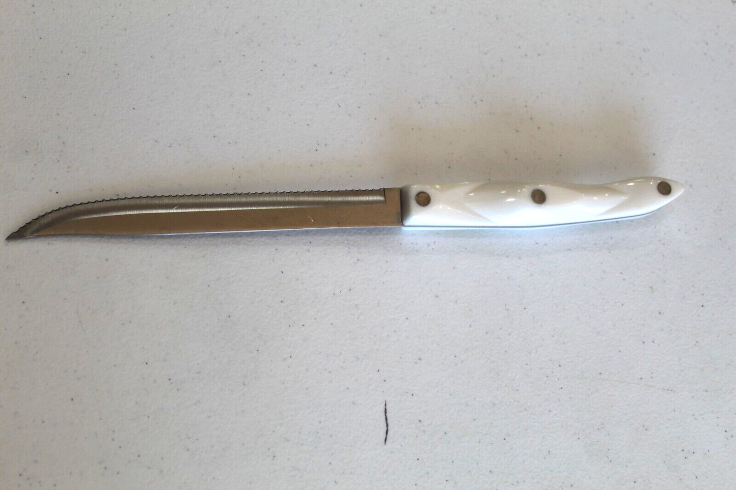 CUTCO 1729 KL  PEARL HANDLE CARVER KNIFE with 6 3/4" SERRATED BLADE 12.5"