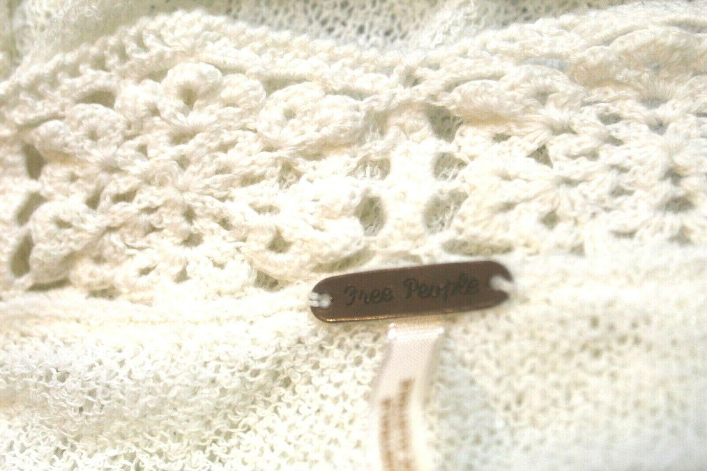 Rare Free People New "SEXY" Romantic  Embroidered Lace Cutout 3/4 Sleeve Top S