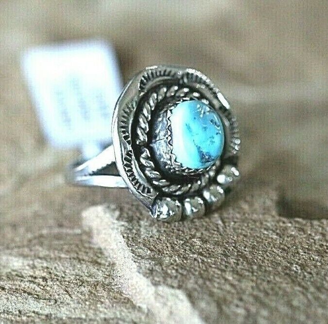 *VINTAGE*  Sterling Silver Native American Navajo Turquoise Ring Size 6.75