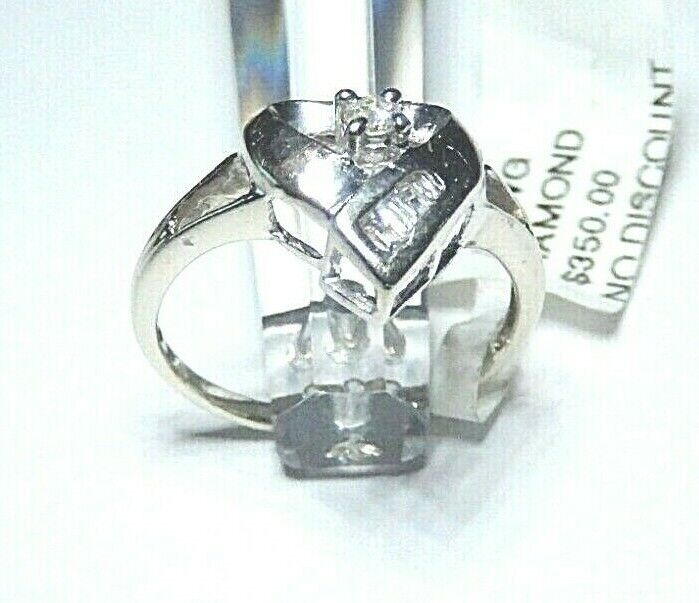 *VINTAGE* 10K White Gold Diamond Heart Ring Size 6