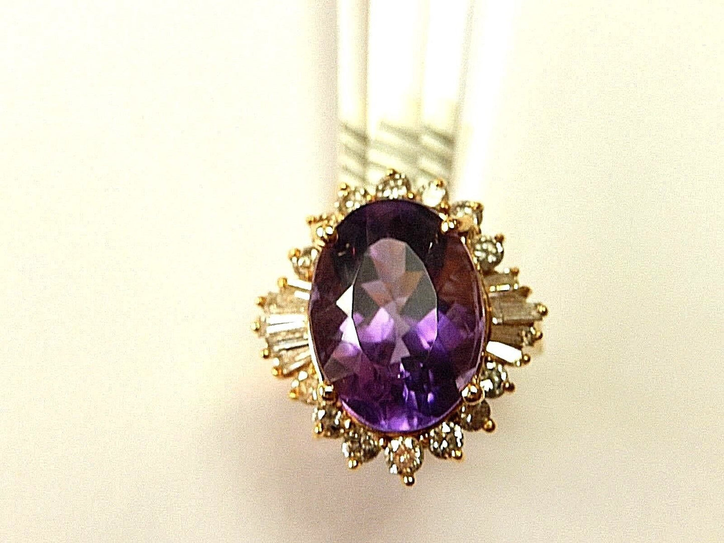 Beautiful 9 CT Amethyst & 1.5 CTTW Diamond Ladies Ring in 14k Yellow Gold Sz 9