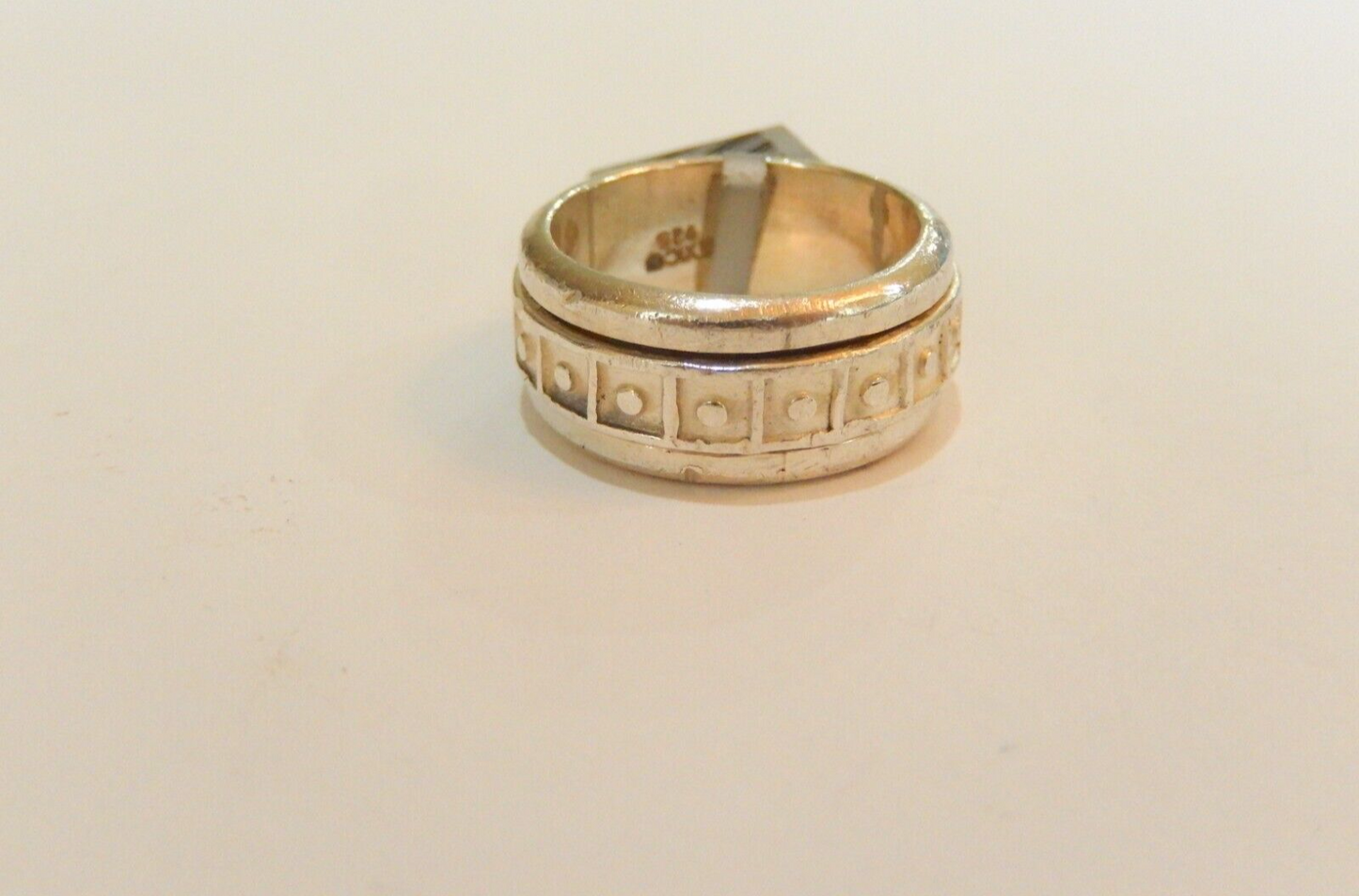 *VINTAGE*   9.5mm Wide Spinner Ring Sterling Silver Unusual Design Size 8