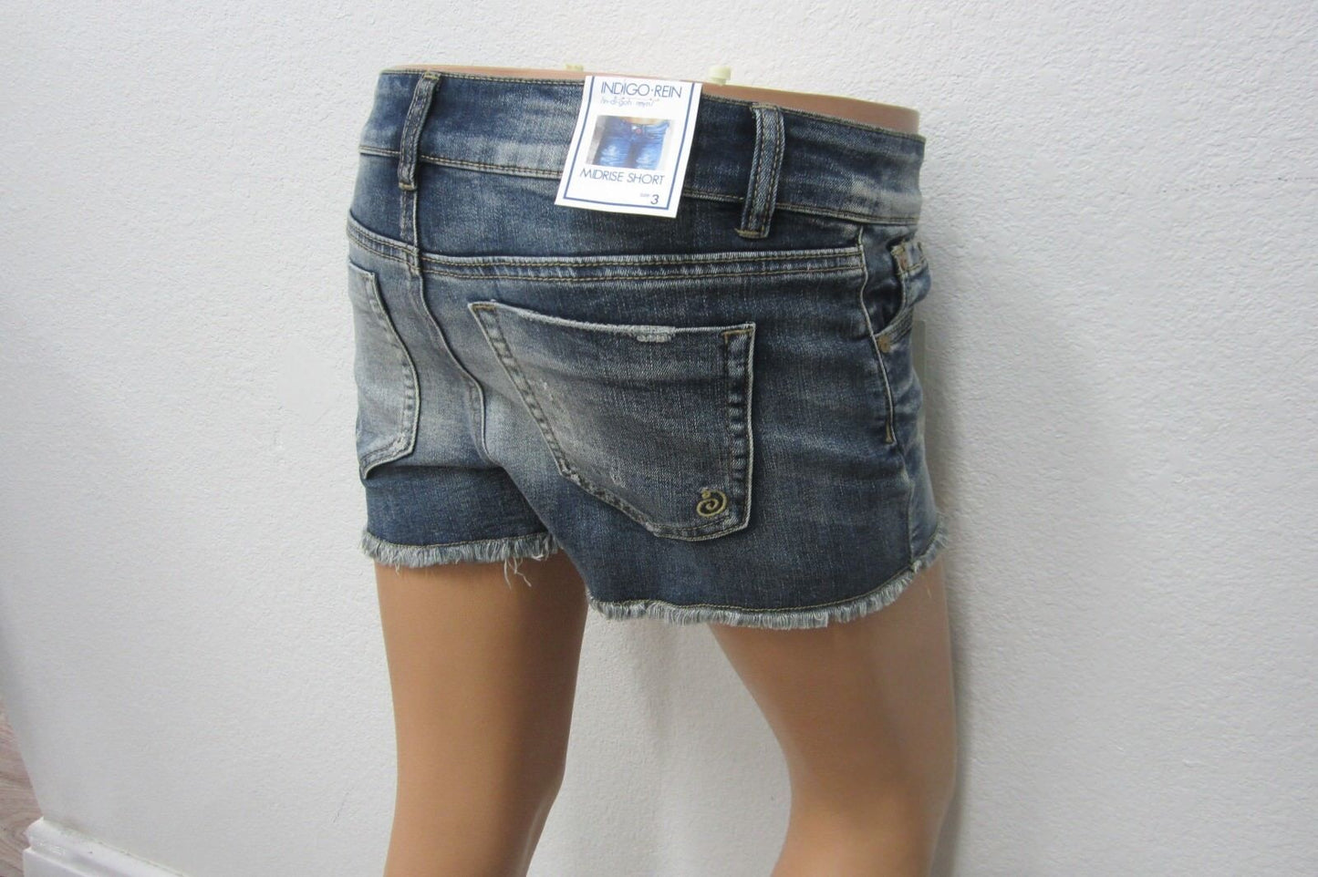NWT Indigo Rein Women's Size 3  Shorts Blue Fringe Distressed Mid Rise Shorts
