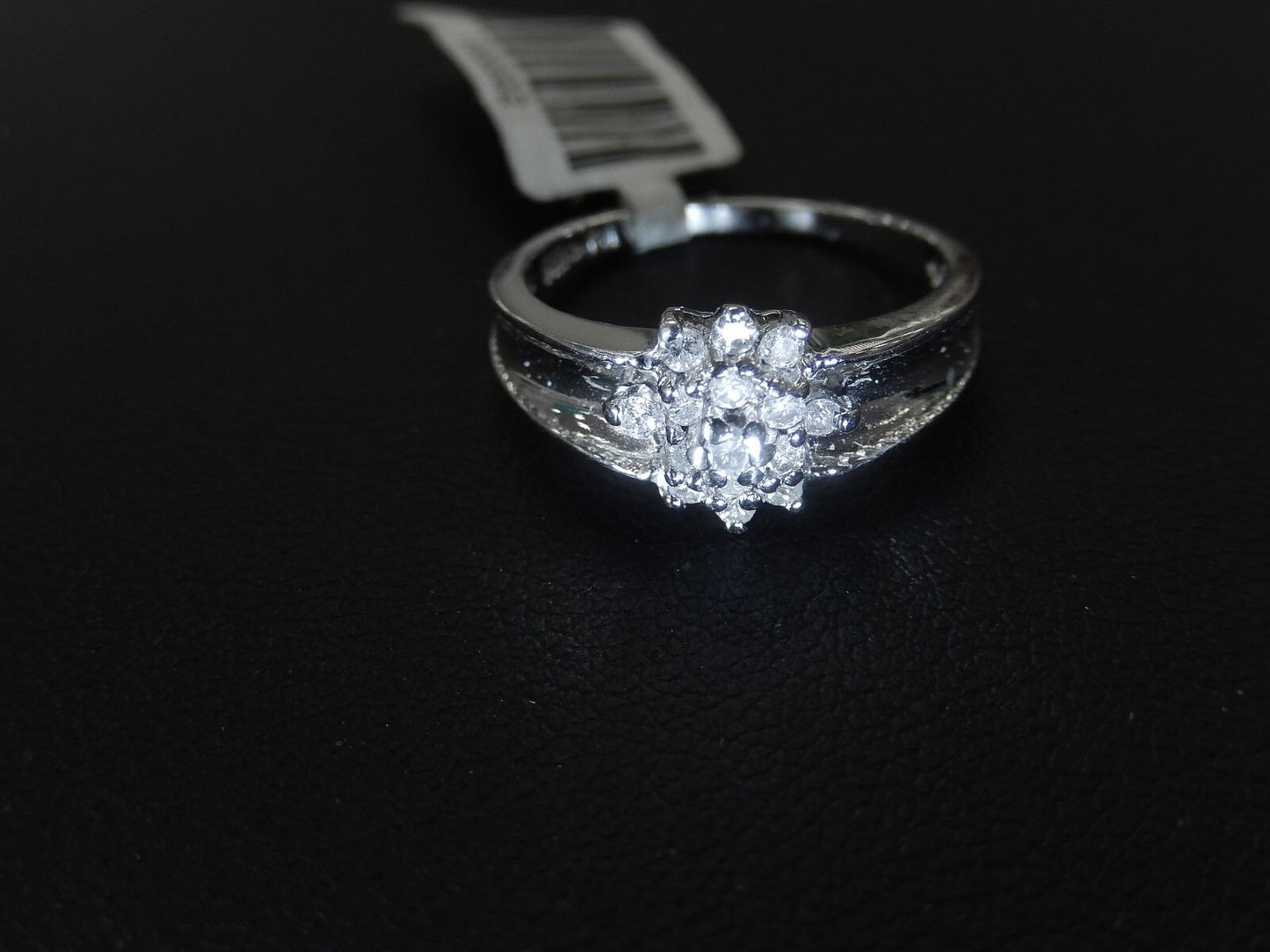 14K WHITE GOLD 1/4 CTTW NATURAL DIAMOND HALO RING   Sz 6.75