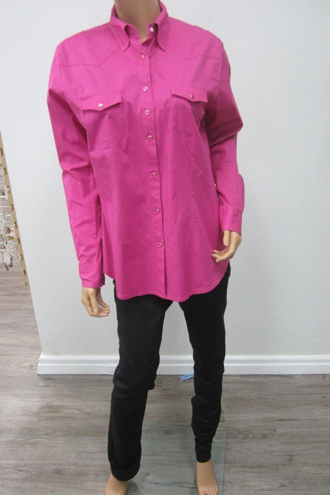 Wrangler Womens Snap Button Top Size Medium