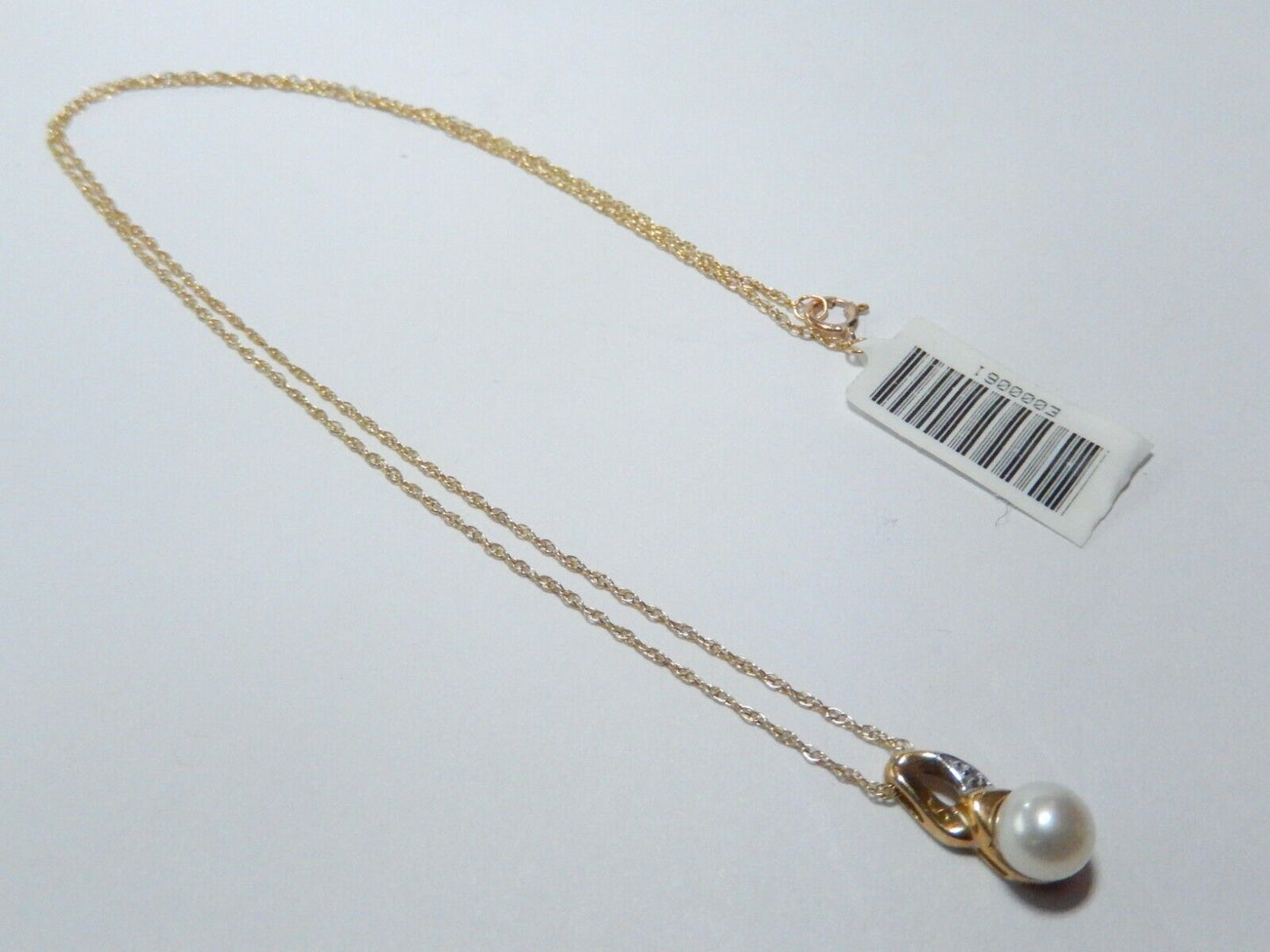 *VINTAGE* 10K Solid Yellow Gold 6mm Round White Pearl & Diamond Pendant w/16" Ch