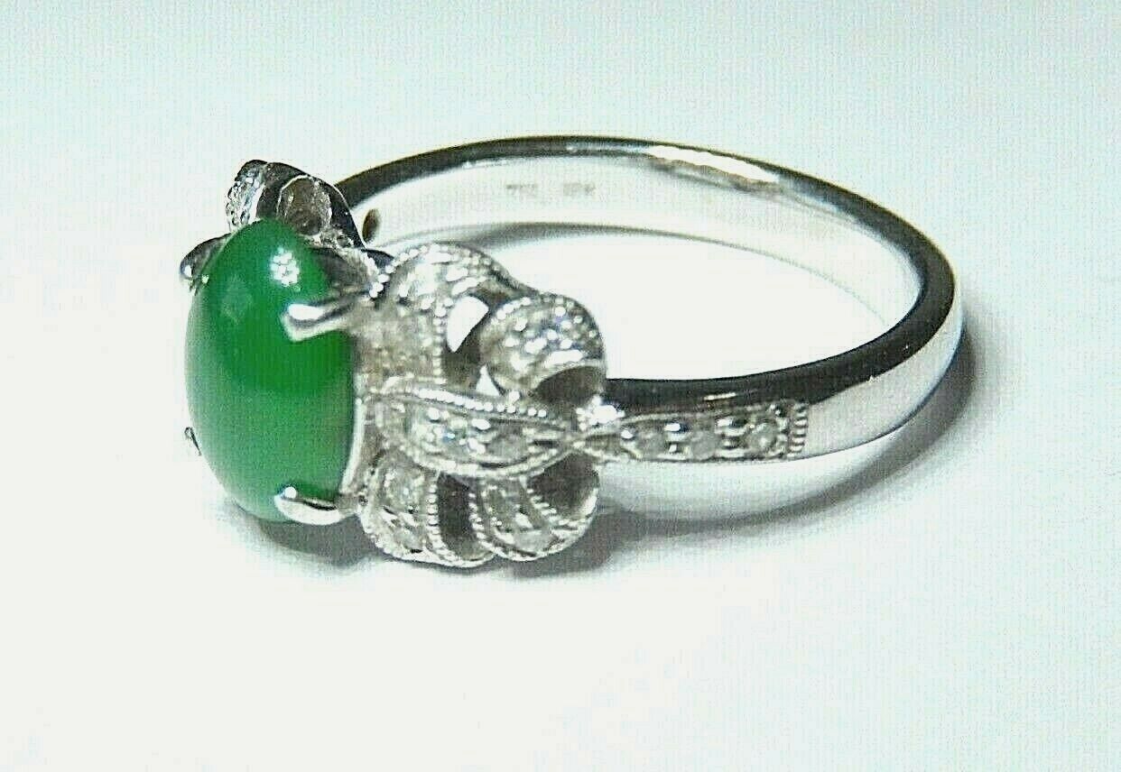 *VINTAGE* Cabochon Rich Green Jade & Diamond Ring in 18kt White Gold Size 6.25