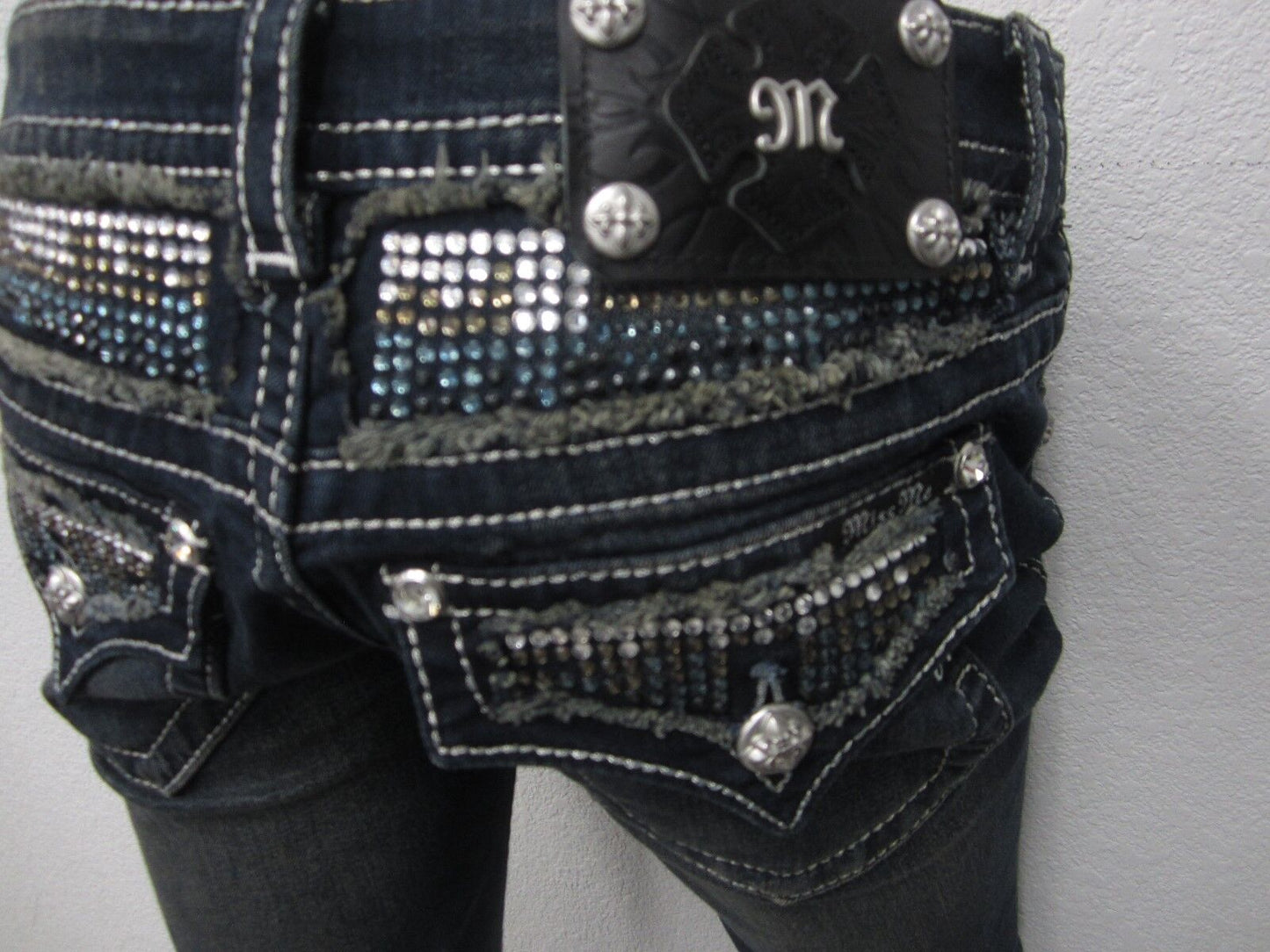 NWT  Miss Me Women's Boot Cut Jeans JP5589B DK BLU .SIGNATURE-KISS 27x34