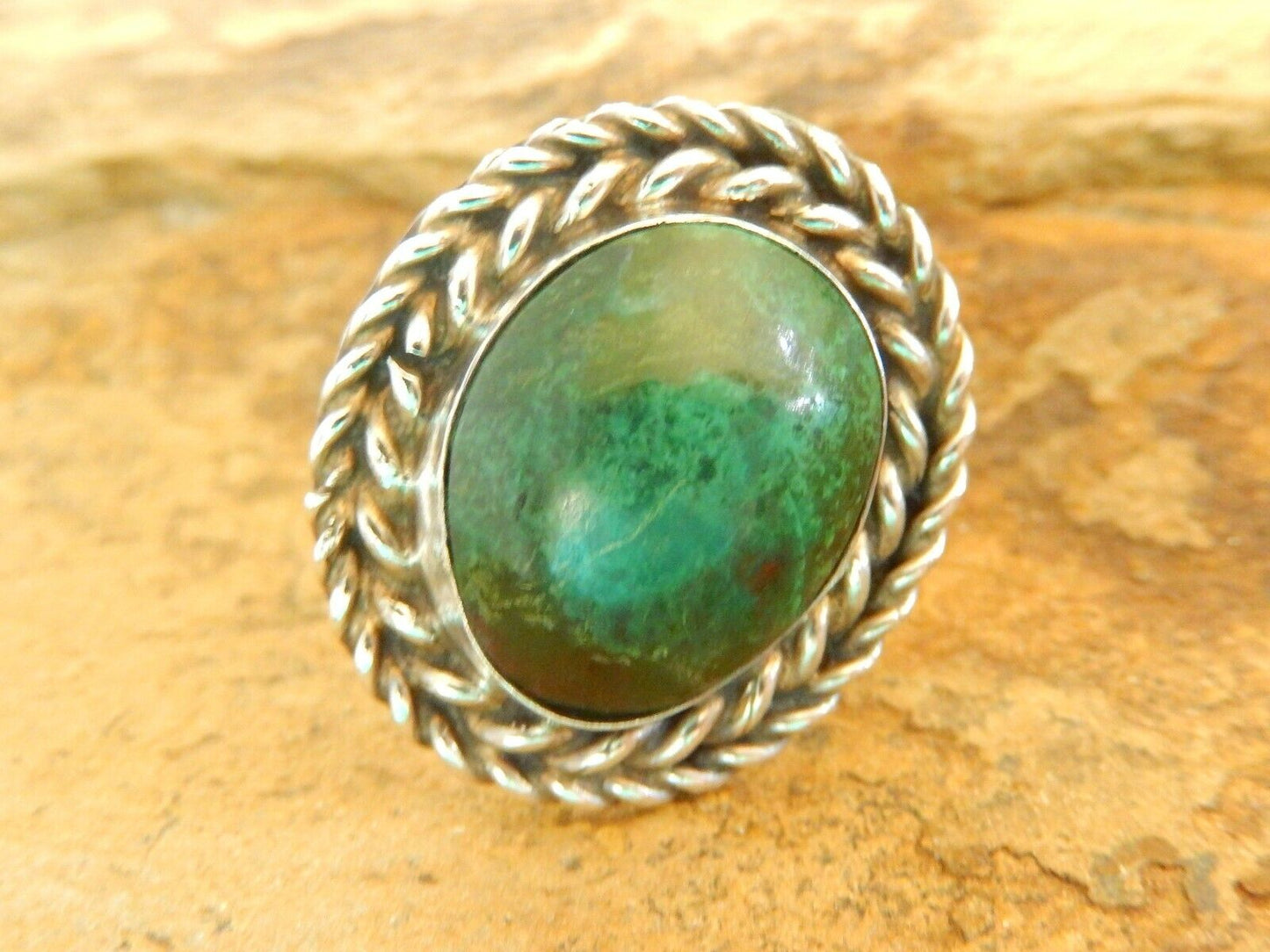 VINTAGE LARGE NATIVE AMER. STERLING SILVER GREEN TURQUOISE RING SIZE 7.75