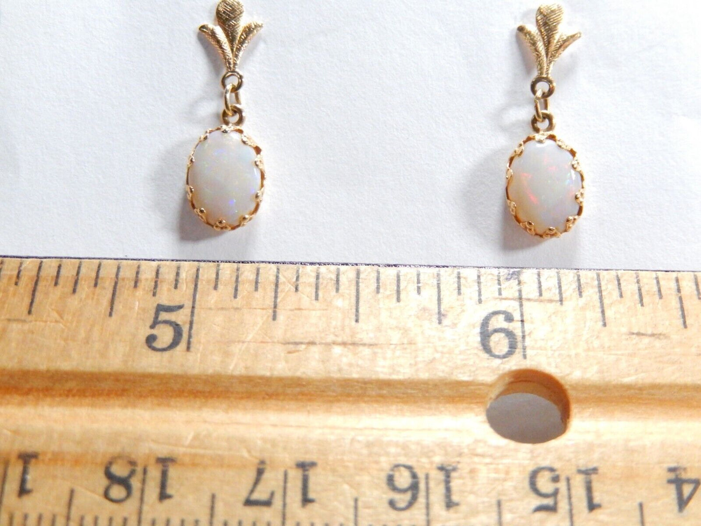 *VINTAGE*   14k Yellow Gold 8mm x 6mm Oval Opal Dangle Earrings