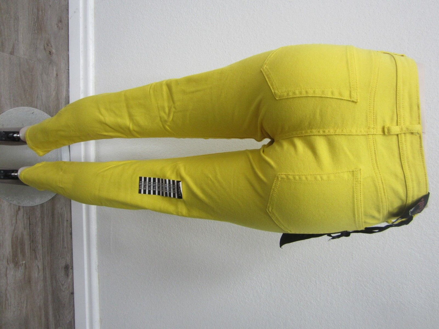 NWT NOSTIC WOMEN'S YELLOW GOLDEN ROD MIDRISE SKINN JEANS  Size 15/16  x  31L