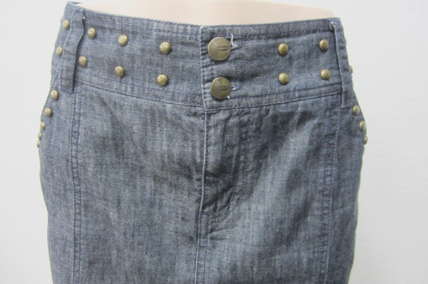 BCBG BCBGirls Cotton Blend Dark Denim CUTE Brass Stud Skirt Siz W32" x L20"