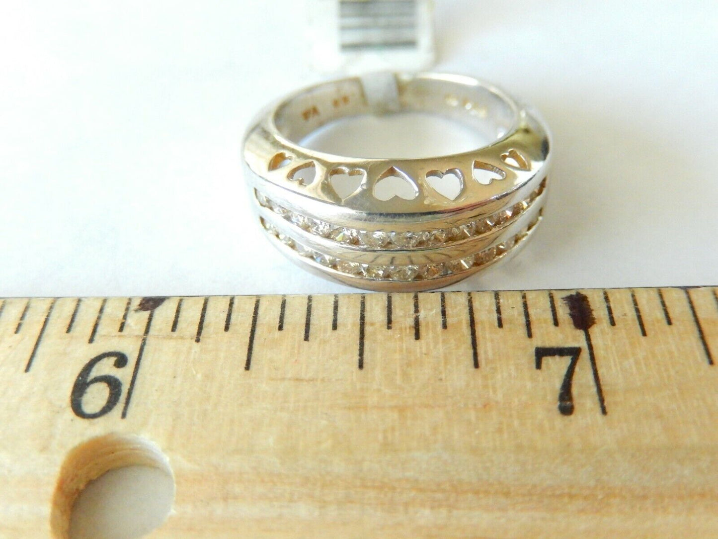 *VINTAGE* 10K White Gold  0.25ct Round Cut Diamond Ladies Heart Wedding Band
