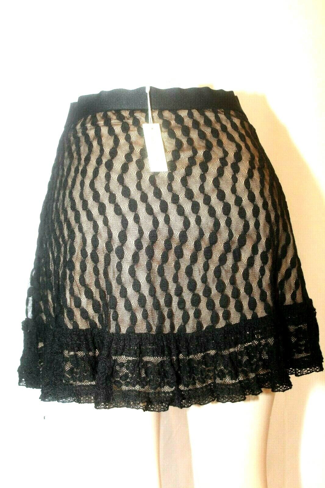 *NWT* $78.  MAX STUDIO SKIRT BLACK LACE NUDE LINING SIZE SMALL "SUPER CUTE"