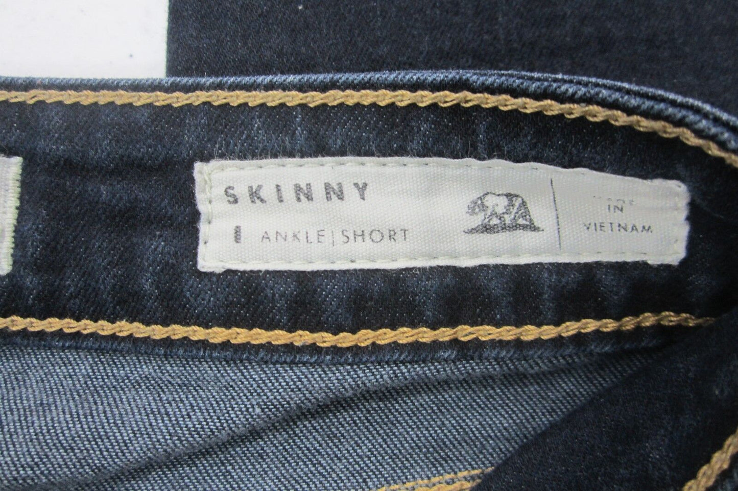 *NWOT*  Bullhead Size 1  Ankle/Short Hyland Blue Skinny Jeans 25" x 29" L