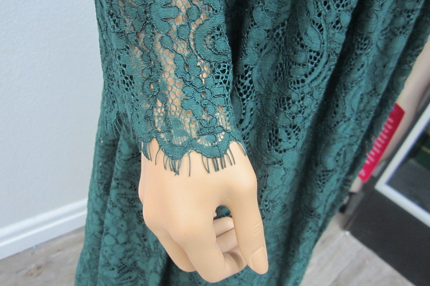 *NWT* Adrianna Papell STUNNING  Designer Women's Green Lace Dress Size 6