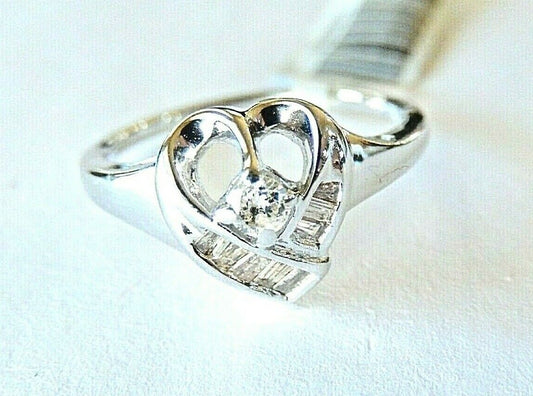 *NWT* 10K White Gold 1/4CT Round & Baguette Diamond Heart Ring Size 7.75