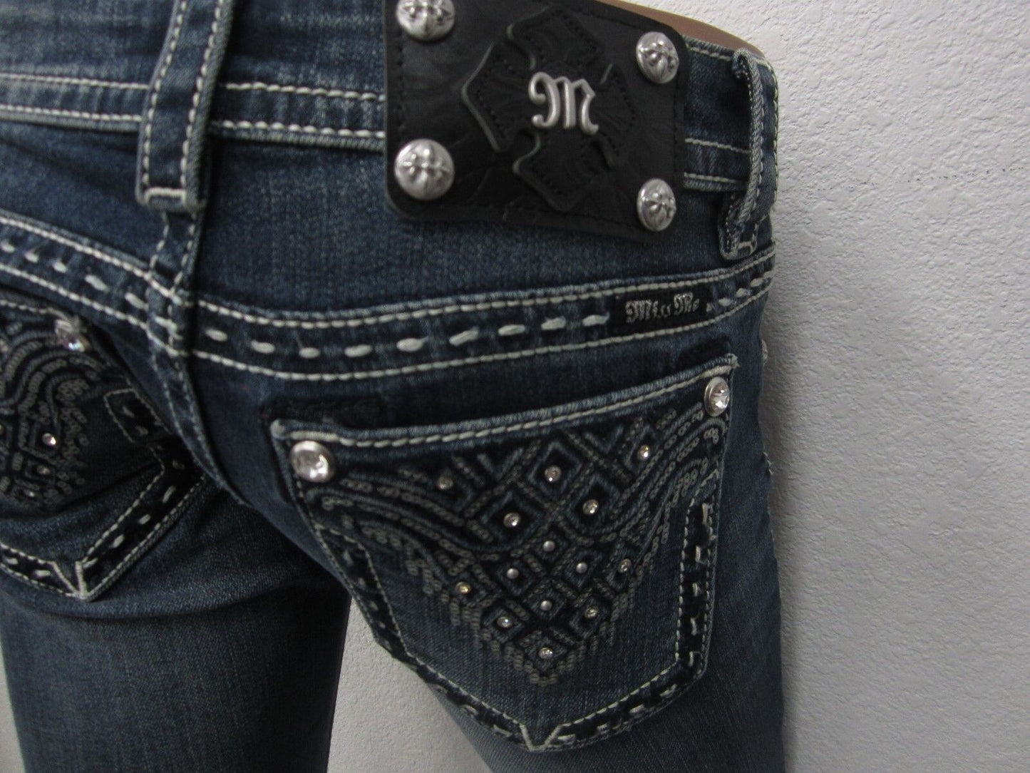 NWOT MISS ME Signature Straight JW9012T3V Womens  Embellished PocketsJeans 24x32