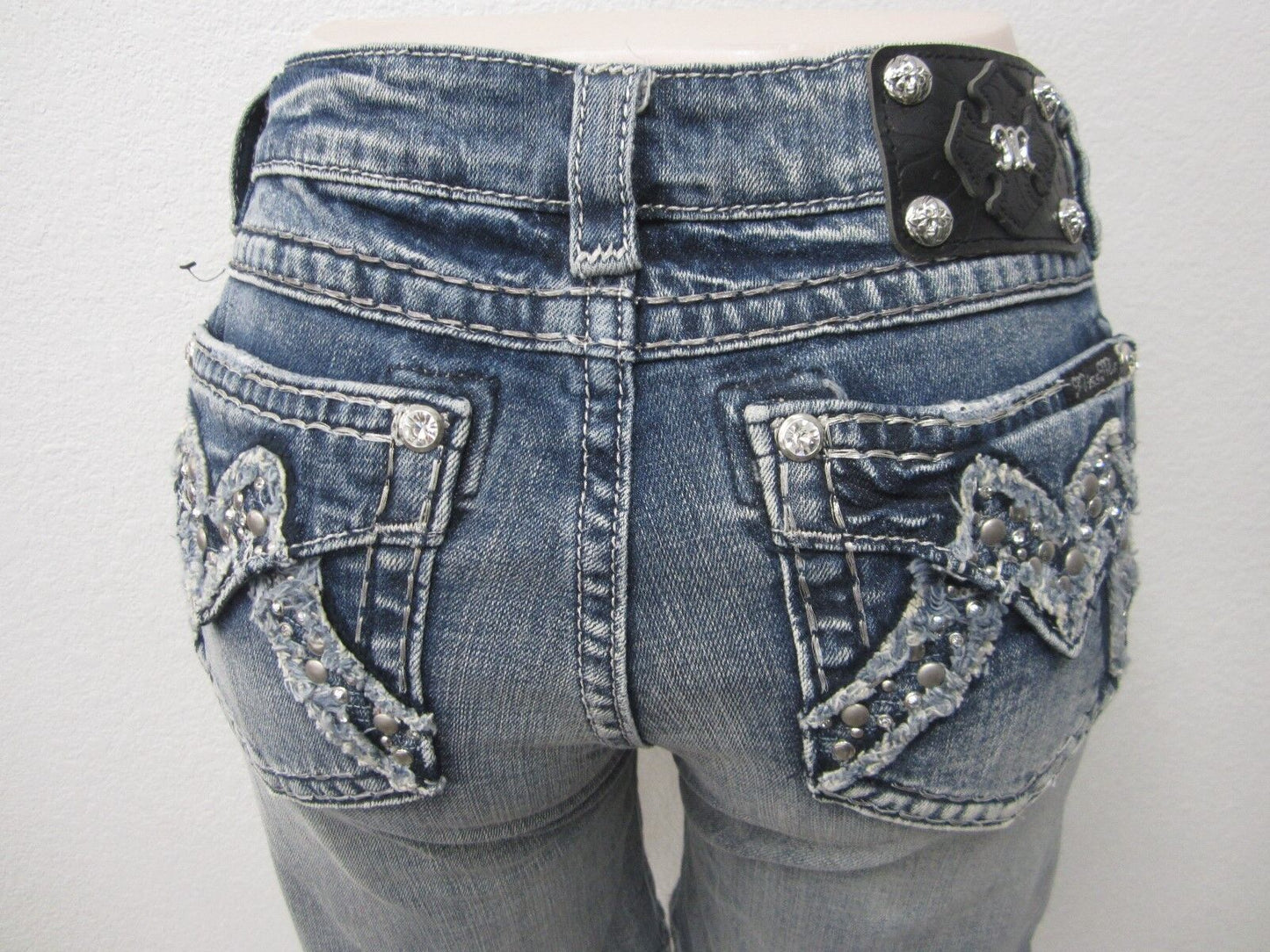 NWOT Miss Me Boyfriend JB1247H Rhinestone Embellished Washed Denim Shorts 28 x 9
