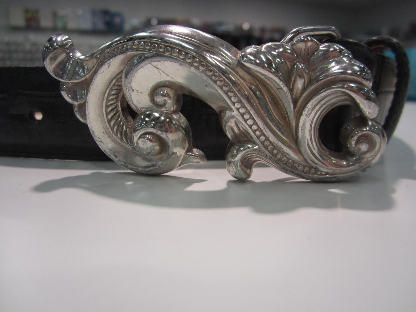 VERY NICE Vintage Brighton Sz M Black Silvertone Swirl Western Buckle Belt 36403