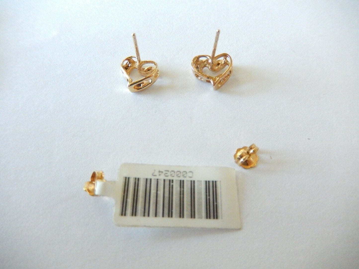 *NWT* 14K Yellow Gold .25CT Baguette Diamond Heart Stud Earrings 9.5mm x 8.5mm
