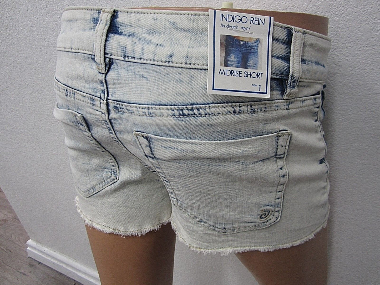 NWT Indigo Rein Women's Size 1  Shorts Washed Blue Fringe Distressed Mid Rise
