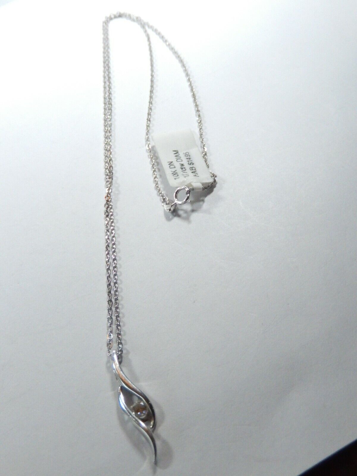 *VINTAGE*  14k White Gold Diamond Solitaire Drop  Slide Pendant with 18" Chain