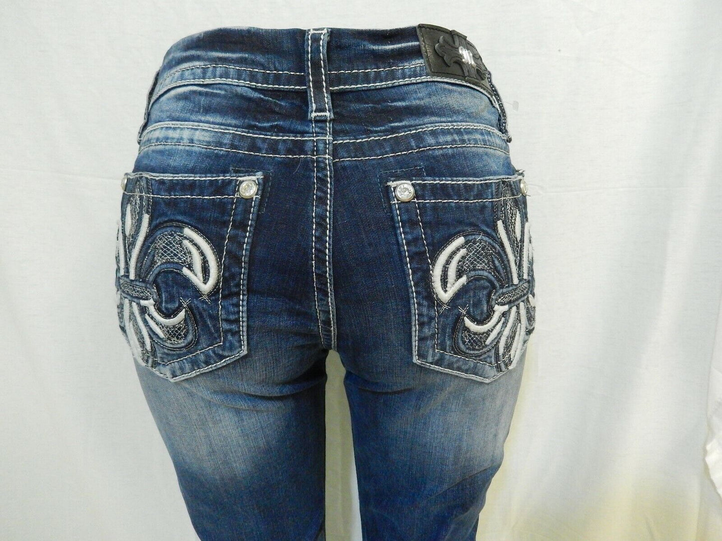 NWT MISS ME  Fleur de lis Style #B3110EBS  Mid Rise Easy Boot  Jeans W31" x 29"