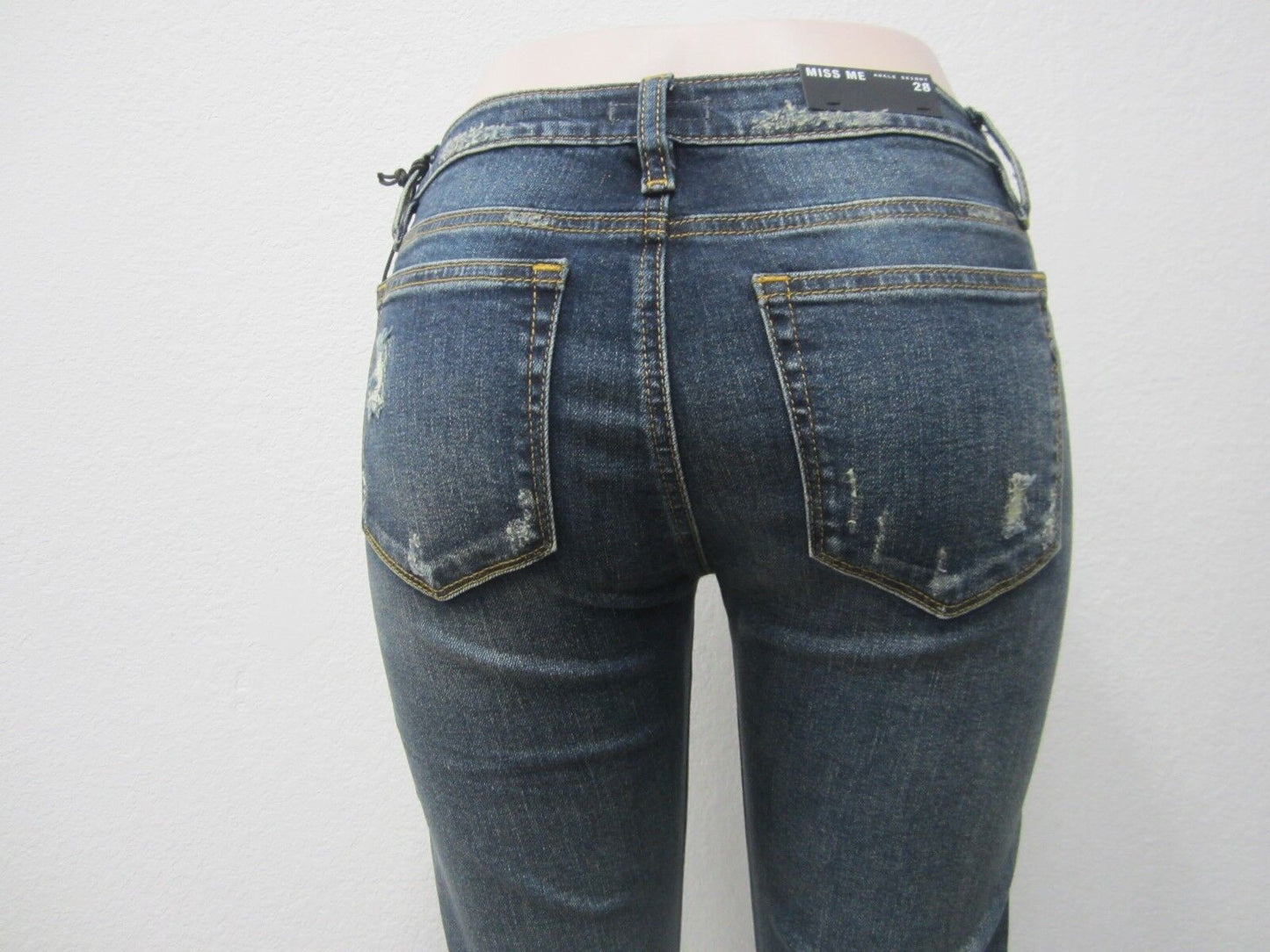 NWT Miss Me - Womens Mid-Rise Ankle Skinny Embroidered Jeans M2084AK Size 30X27