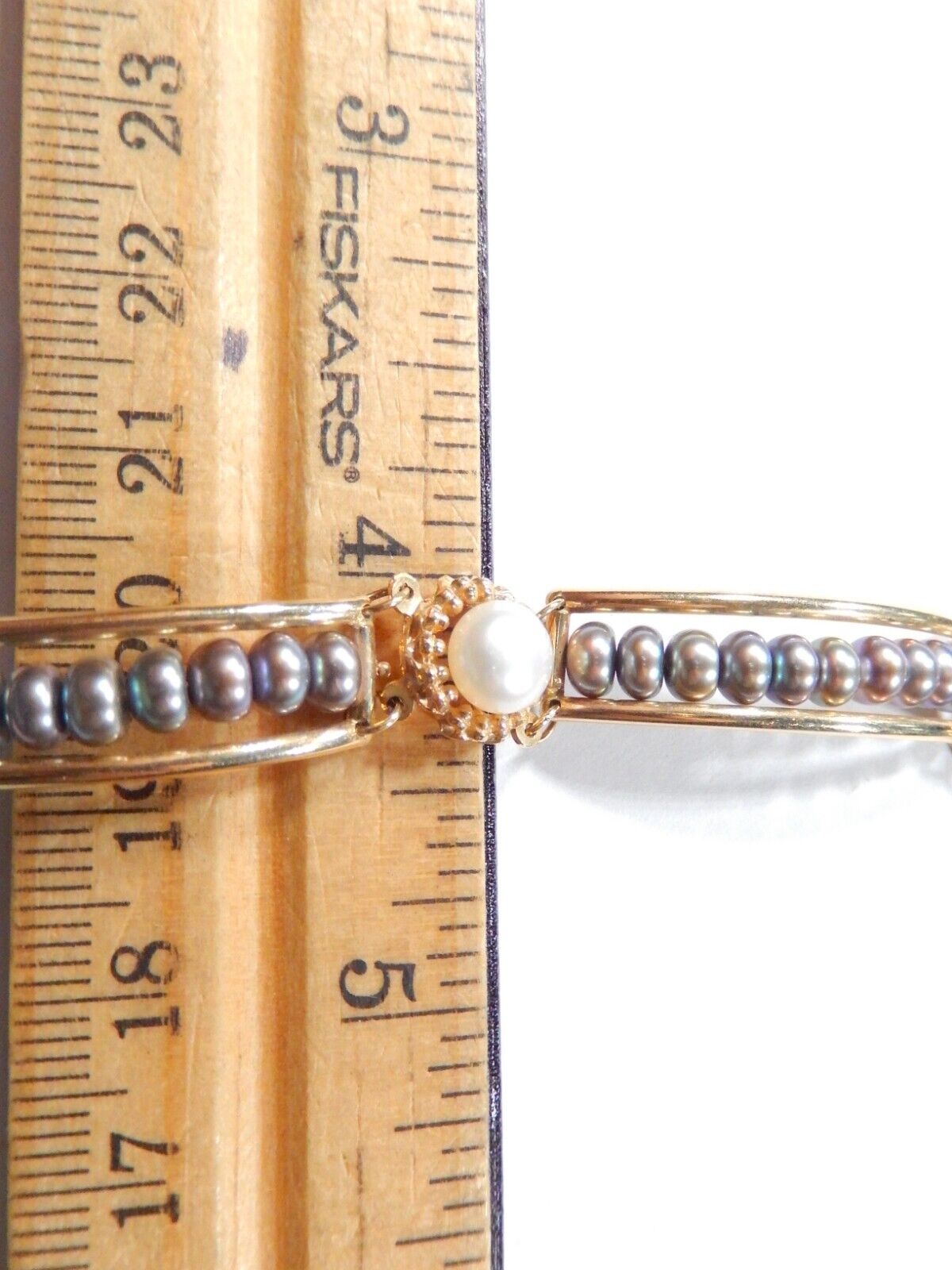 14k Yellow Gold  White Button Pearl & Tahitian Button Pearl Link Bracelet 6.75"