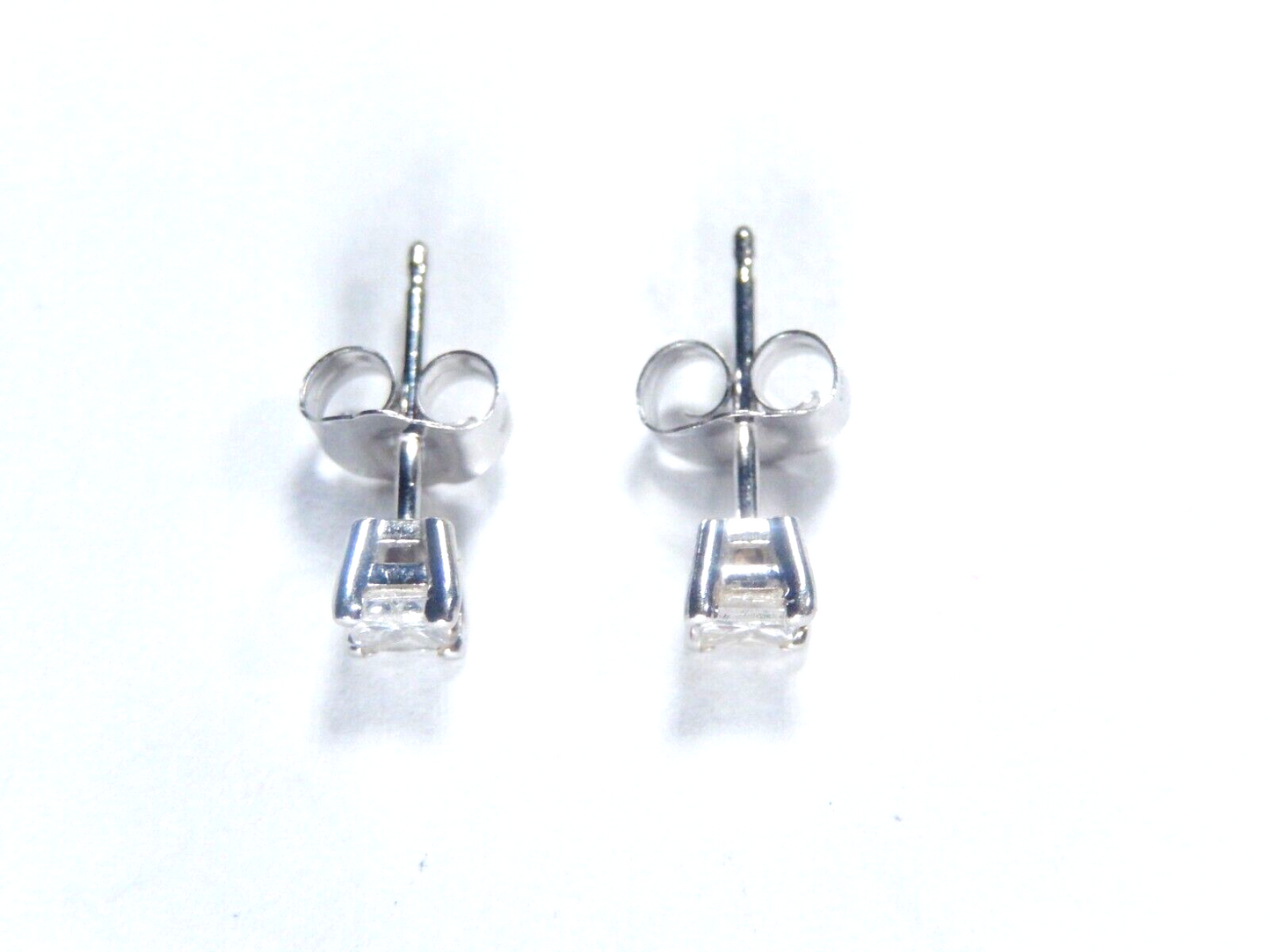 *VINTAGE*  1/5CT  Princess Cut Natural Diamond Solitaire Stud Earrings
