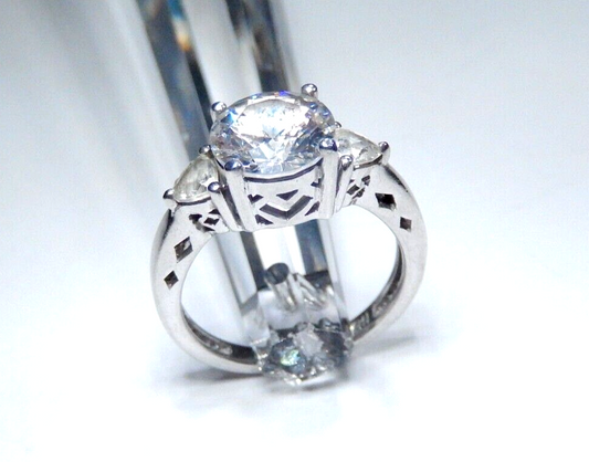 *VINTAGE*   Sterling Silver Three Stone 2.50 CT Cubic Zirconia CZ Ring Size 5