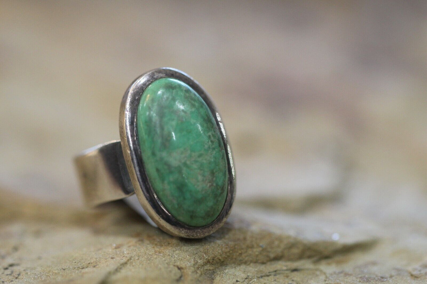 *VINTAGE* Oval Green Turquoise Sterling Silver Native American Signed Ring 9.25