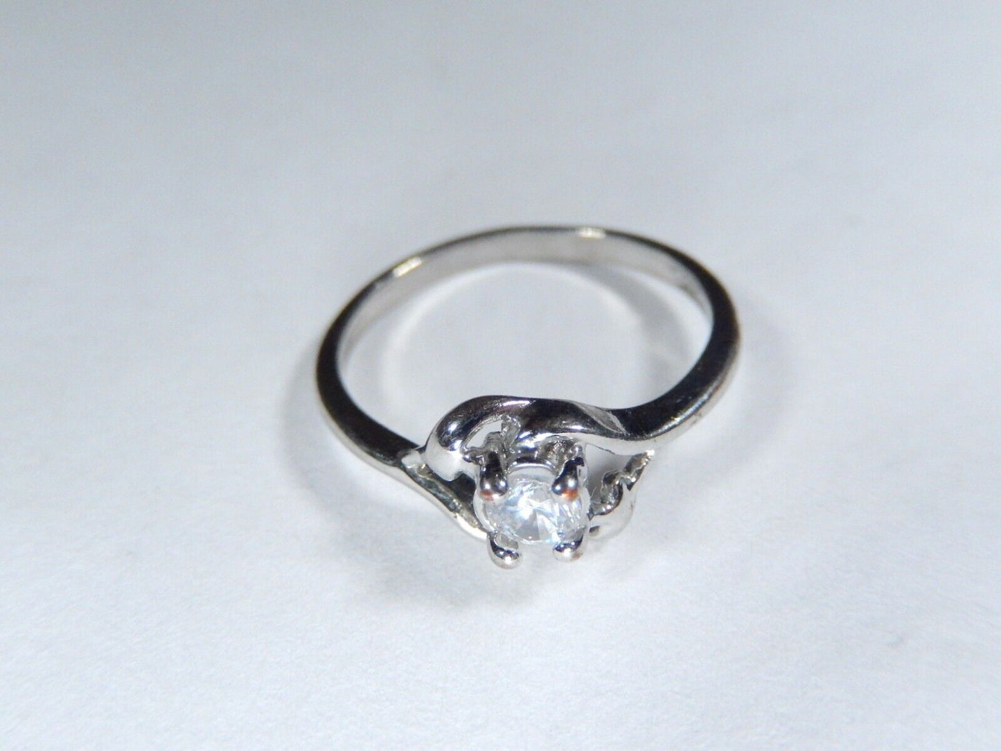 *VINTAGE* Solid Sterling Silver Cubic Zirconia Solitaire Engagement Ring Sz 6.75