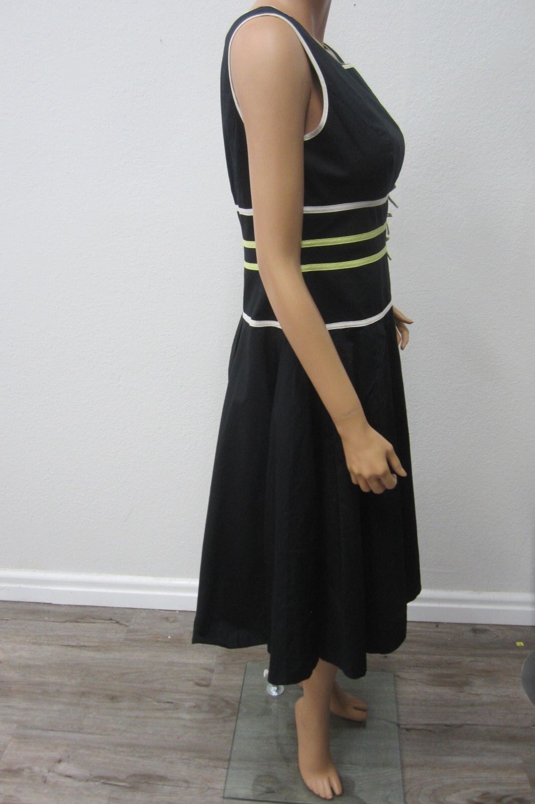 VERY NICE Liz Claiborne Career or Any Occasion Women's Lined Black Dress Size 8