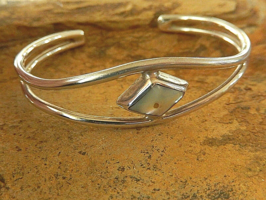 *VINTAGE* Native Amer Sterling Silver MOP Gemstone Cuff Bracelet  2.5" Ins Diam