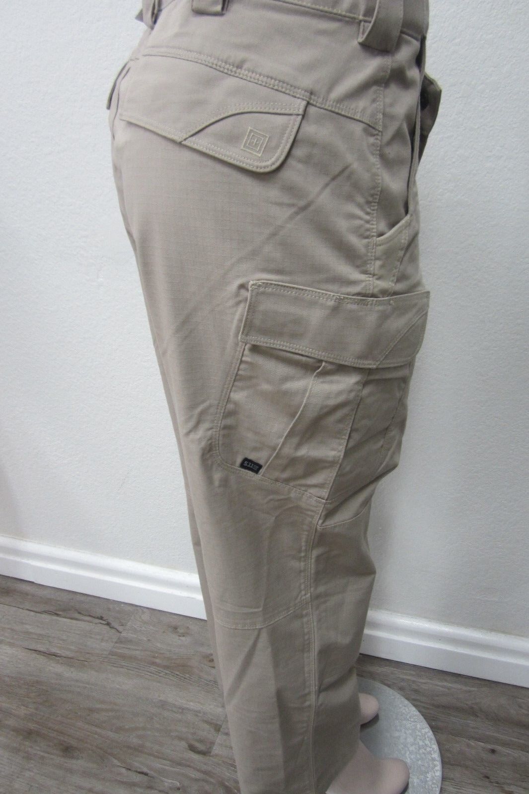 *NWT*  5.11 Tactical Series Cargo Pants Law Enforcement Men's Cargo Khaki Sz 36