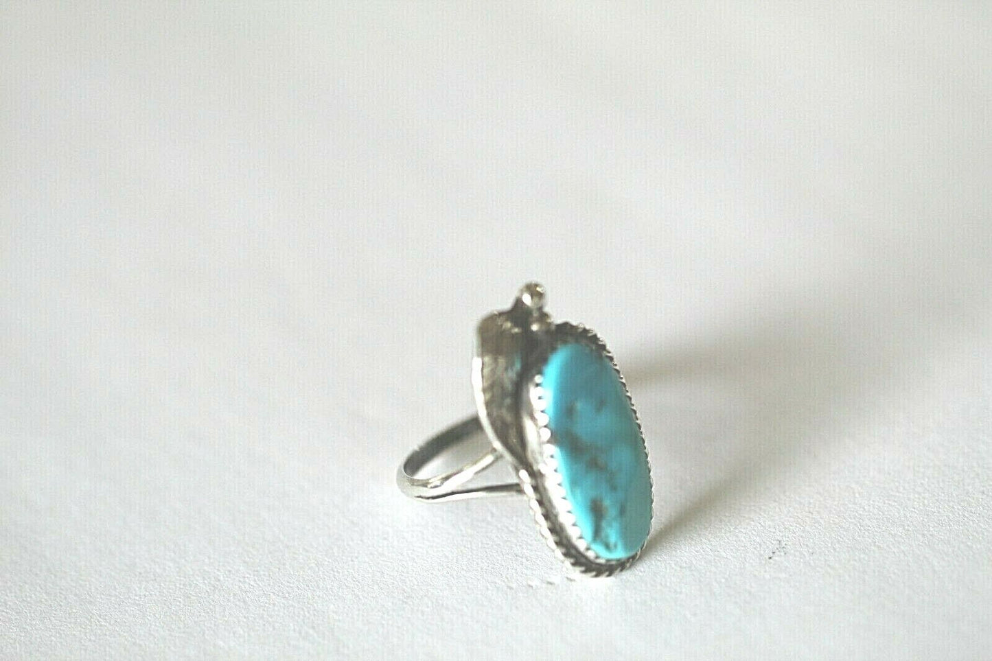 *VINTAGE* Native American Turquoise Sterling Silver Ring Size 7.75