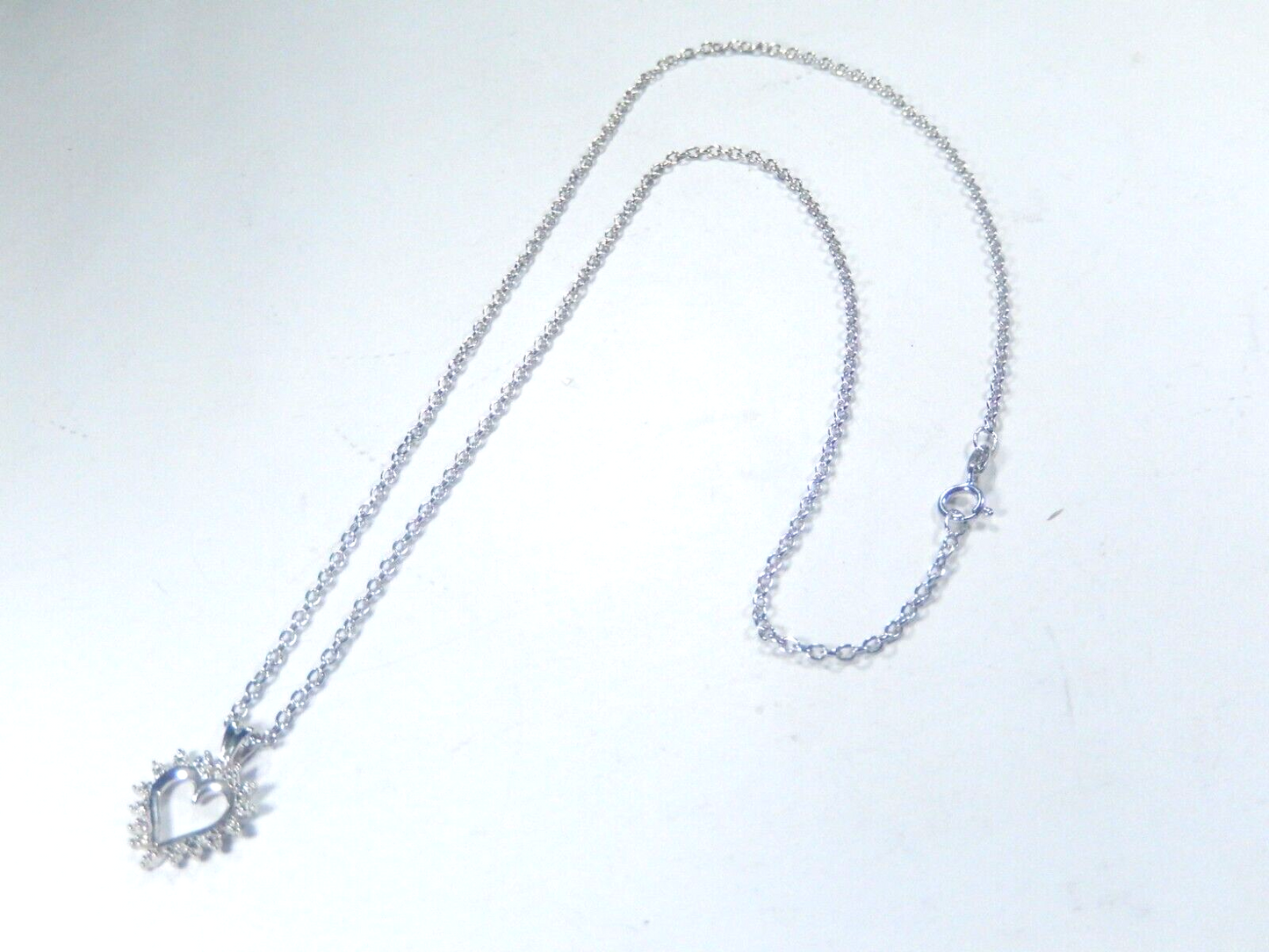 *VINTAGE*  10Kt White Gold Diamond  Heart Pendant w/18"chain