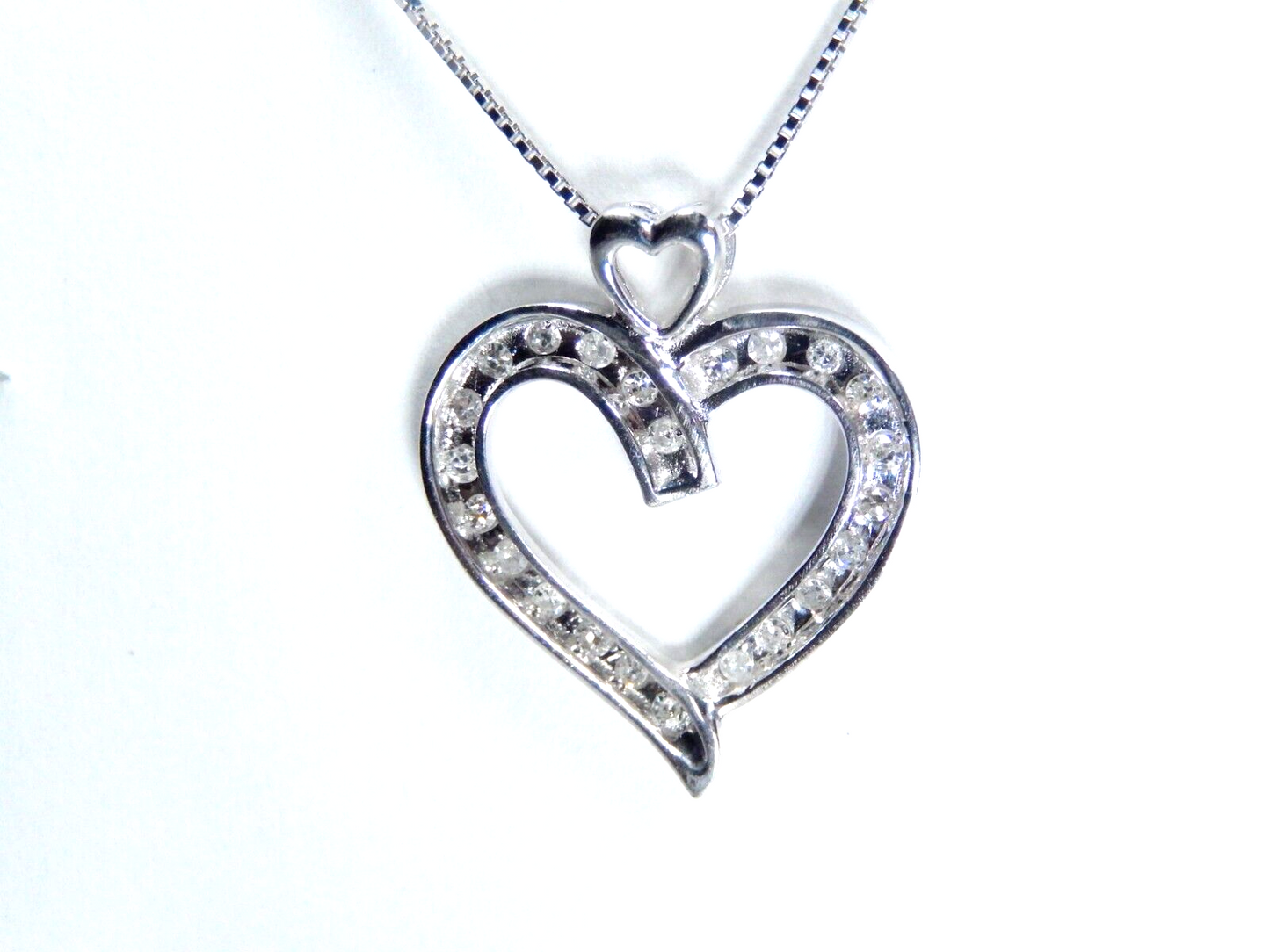 NEW 10K White Gold .33CT 23 Natural Diamond Open Heart Pendant w/18"chain